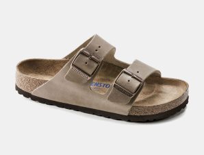 BIRKENSTOCK ARIZONA OILED LEATHER SOFT FOOTBED SANDALS – NARROW FIT ΚΑΦΕ